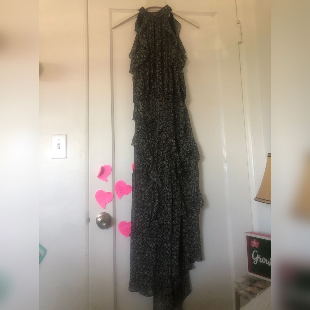 Veronica Beard size 0 gorgeous dress 👗 it is a little small for me